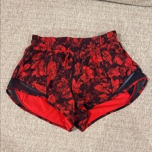 Lululemon Hotty Hot Floral Red Women's Shorts Size 4